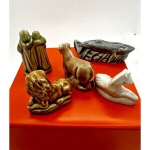 5 Piece Vintage Wade Whimsies Lot - US Red Rose Tea